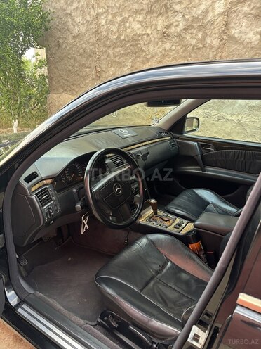 Mercedes E 280 4MATIC-14