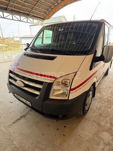 Ford Transit-5