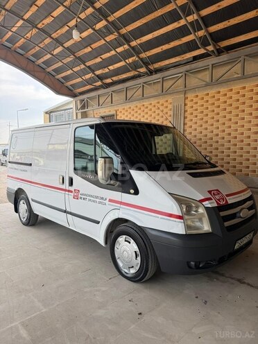 Ford Transit-7