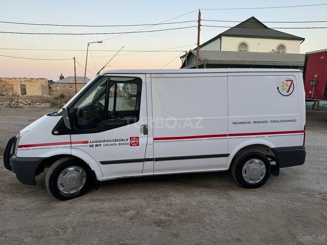 Ford Transit-6