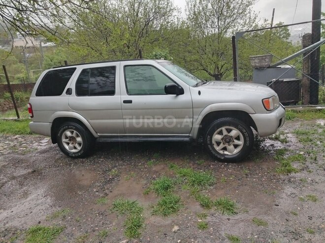 Nissan Pathfinder-3