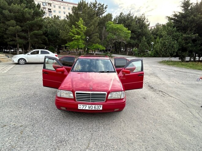 Mercedes C 200-1