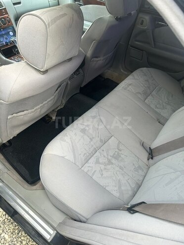 Mercedes E 240-4