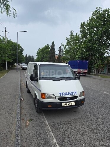 Ford Transit-5