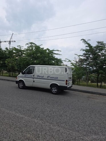 Ford Transit-3