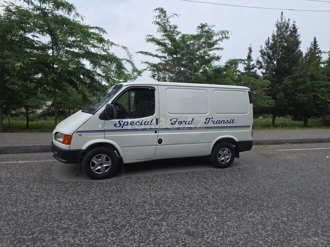 Ford Transit-12