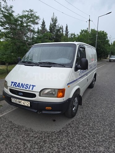 Ford Transit-11