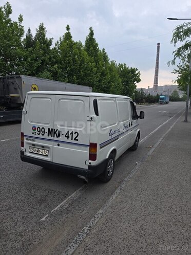 Ford Transit-8