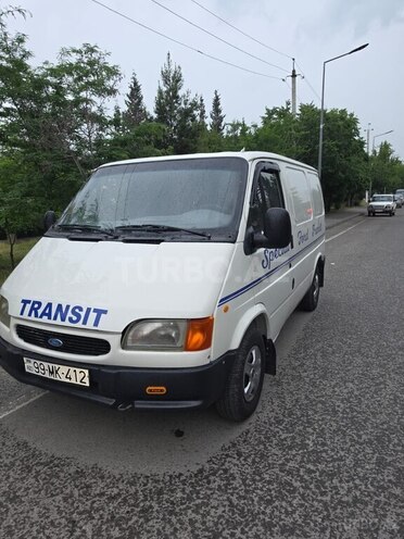 Ford Transit-9