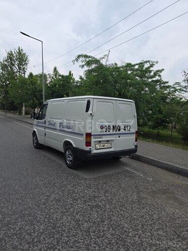Ford Transit-10