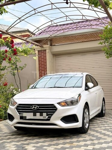 Hyundai Accent-4