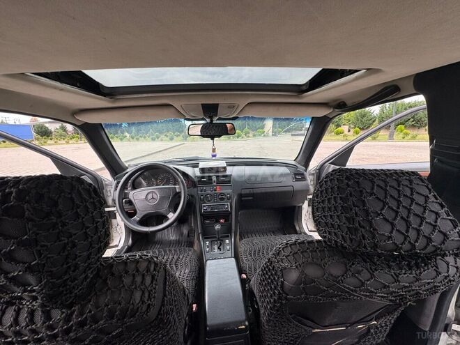 Mercedes C 200-8