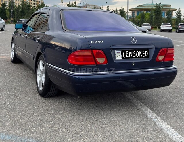 Mercedes E 240-5