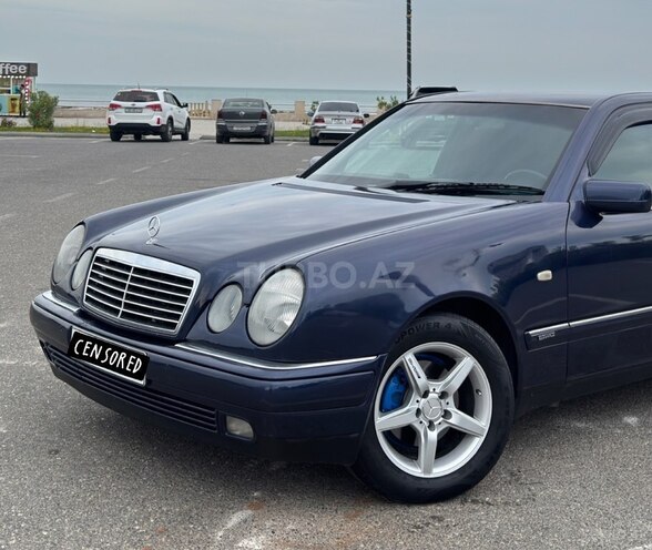 Mercedes E 240-6