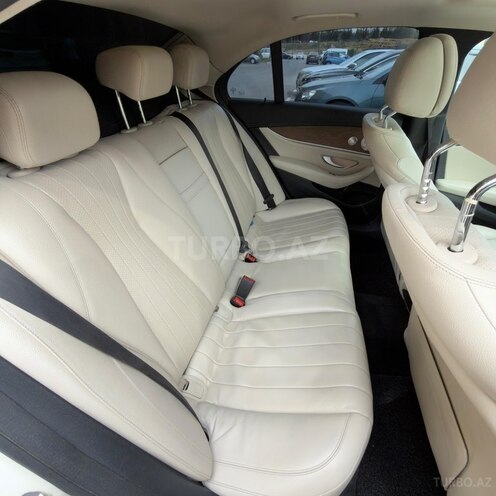 Mercedes E 300-14