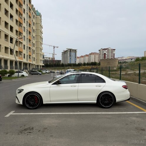 Mercedes E 300-9
