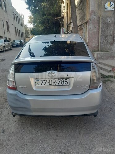 Toyota Prius-2