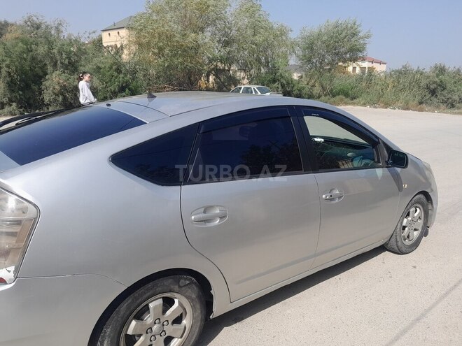 Toyota Prius-3