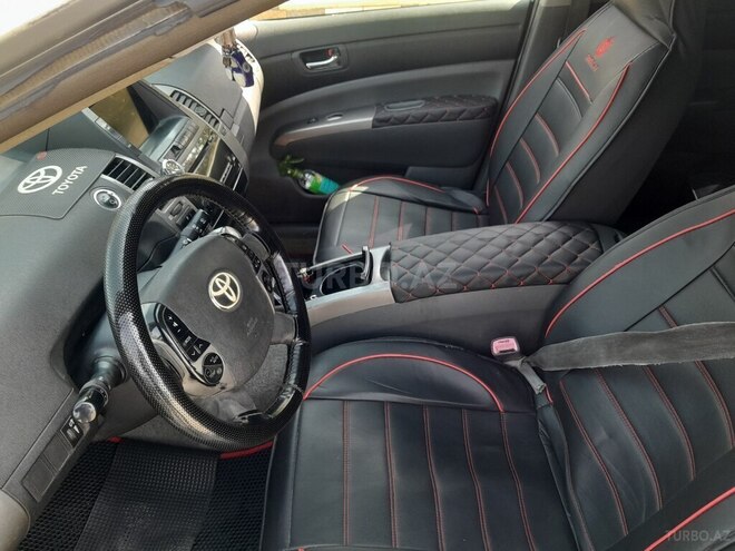 Toyota Prius-8