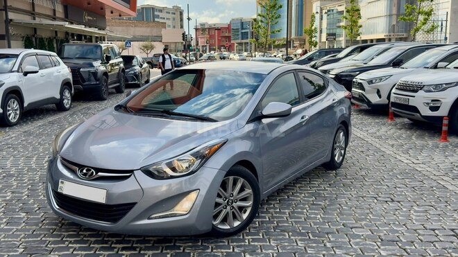 Hyundai Elantra-3