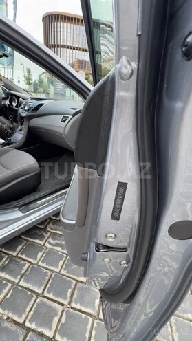 Hyundai Elantra-16