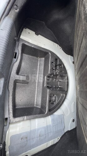 Hyundai Elantra-14