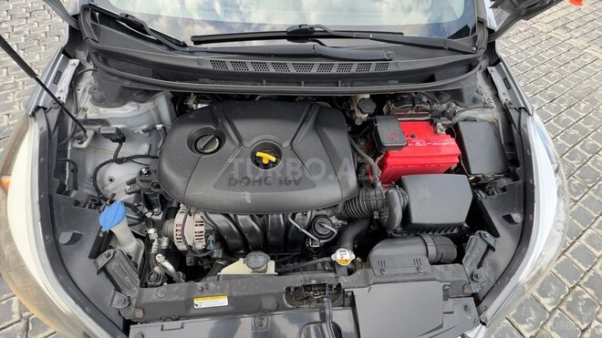Hyundai Elantra-20