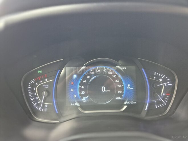Hyundai Santa Fe-10