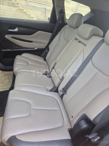Hyundai Santa Fe-13