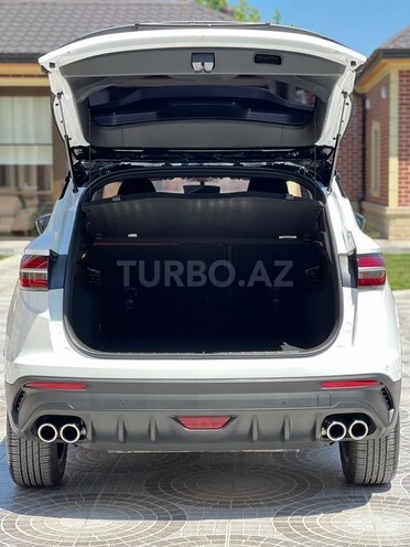 Geely Coolray-7