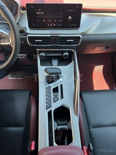 Geely Coolray-14