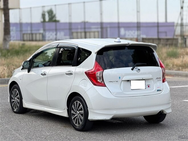 Nissan Note-8