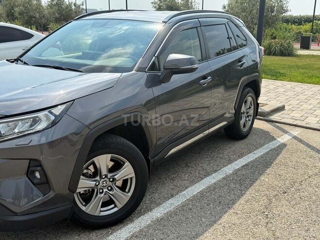 Toyota RAV4-4