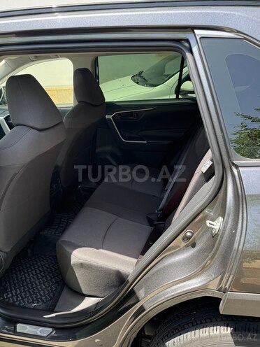 Toyota RAV4-13