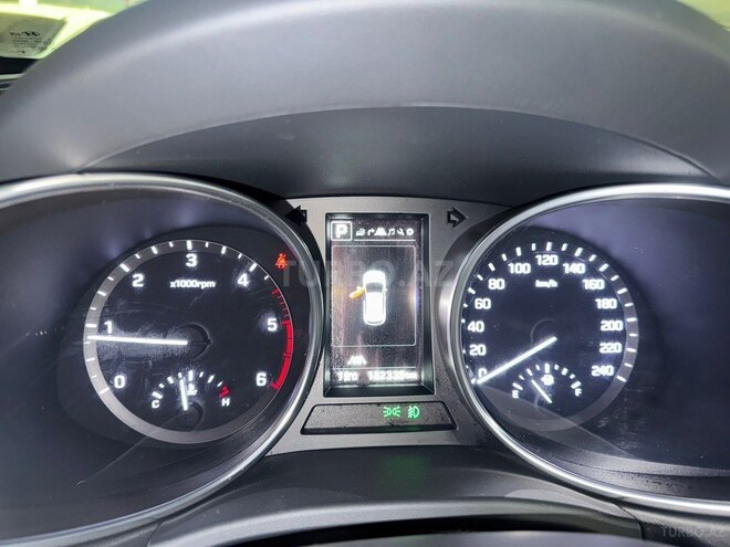 Hyundai Santa Fe-6