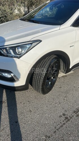 Hyundai Santa Fe-15