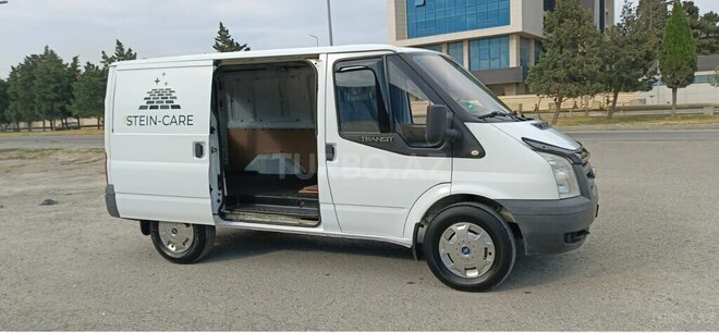 Ford Transit-7