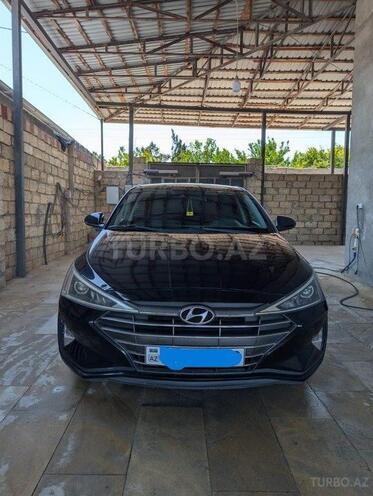Hyundai Elantra-1
