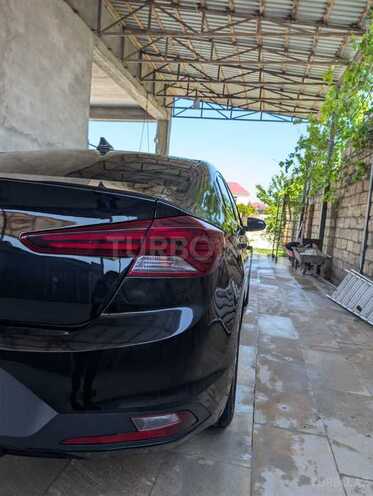 Hyundai Elantra-8