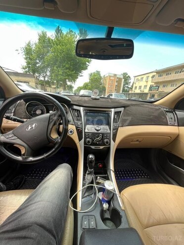Hyundai Sonata-6