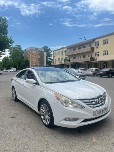 Hyundai Sonata-2