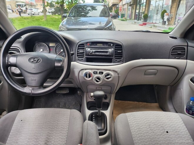 Hyundai Accent-3