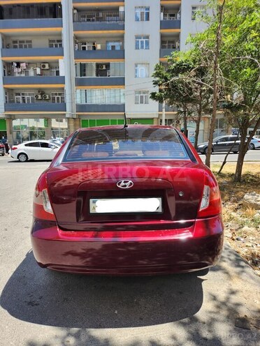 Hyundai Accent-4