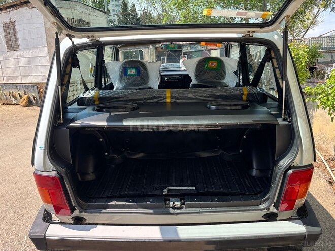 LADA (VAZ) Niva-11