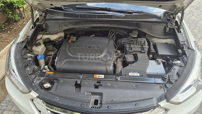 Hyundai Santa Fe-13