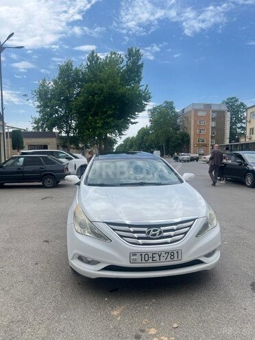 Hyundai Sonata-1