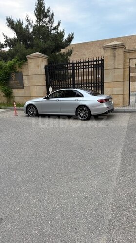 Mercedes E 300 de-3