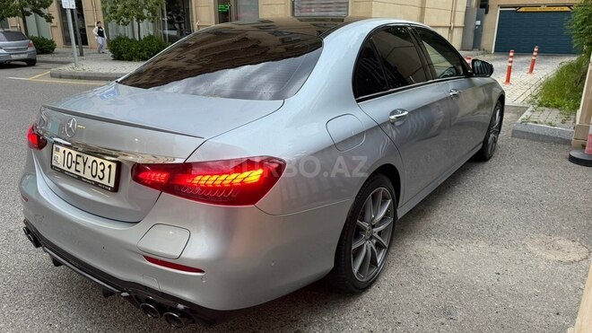 Mercedes E 300 de-5