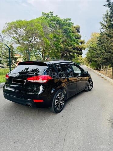 Kia Cerato-5