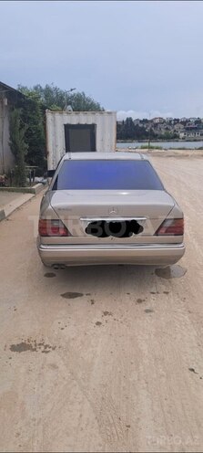 Mercedes 220 E-4